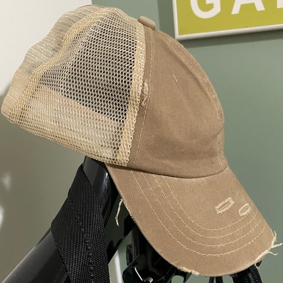 Hat - Picture 2 of 5